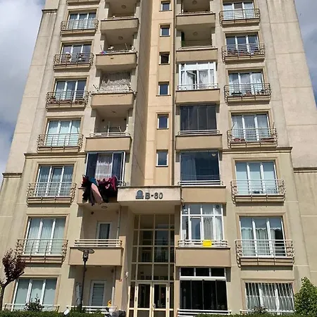 Basaksehir Aile Icin Uygun Ortamda Kiralik Apartamento *